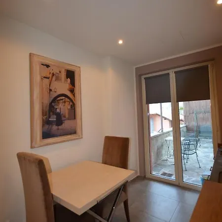Varennahouse Aston Apt Casa vacanze *