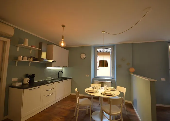 Varennahouse Aston Apt * 바레나