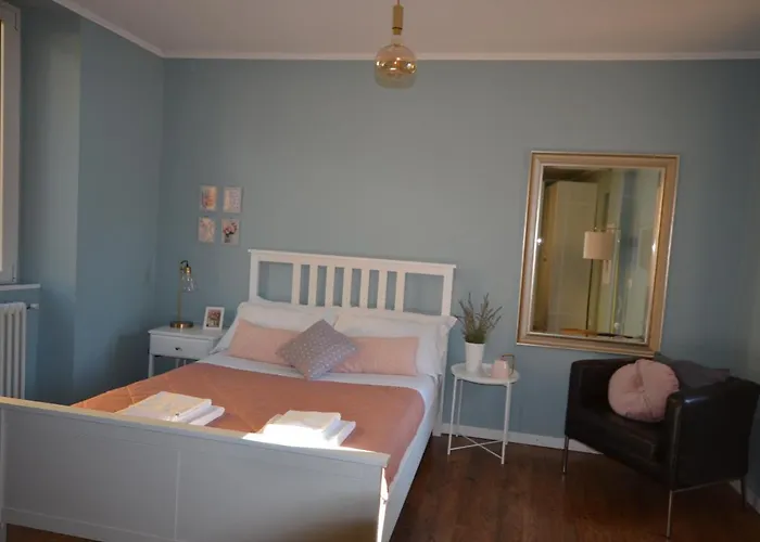 펜션 Varennahouse Aston Apt 바레나