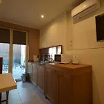 Varennahouse Aston Apt *