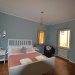 Varennahouse Aston Apt *
