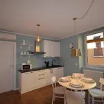 펜션 Varennahouse Aston Apt *