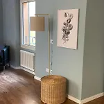 Varennahouse Aston Apt 바레나
