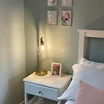 Varennahouse Aston Apt * 바레나