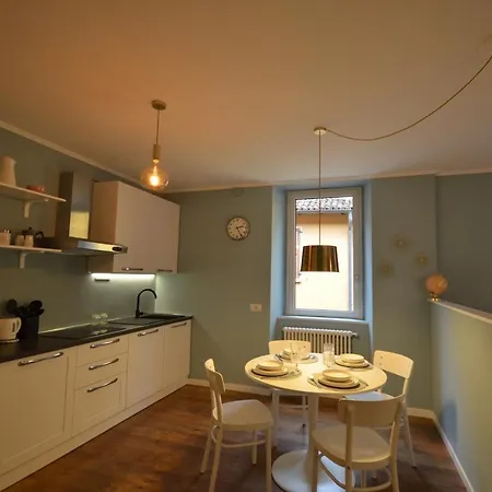 Varennahouse Aston Apt * Varenna