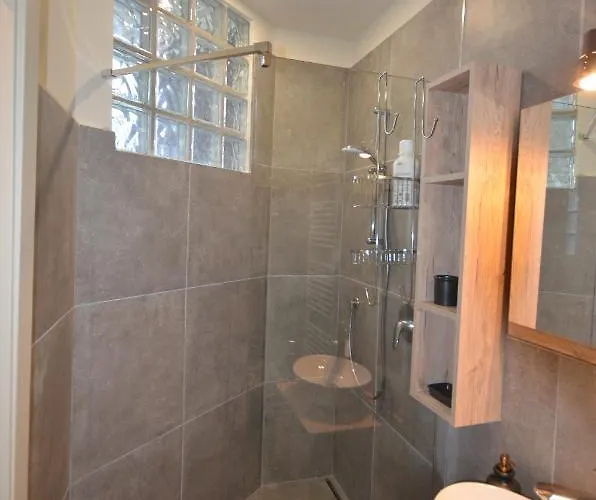 Semesterbostad Varennahouse Aston Apt Varenna