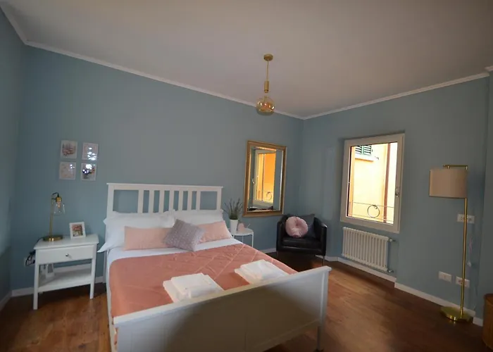 Varennahouse Aston Apt *