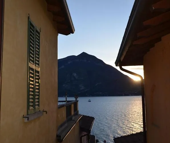 Semesterbostad Varennahouse Aston Apt Varenna